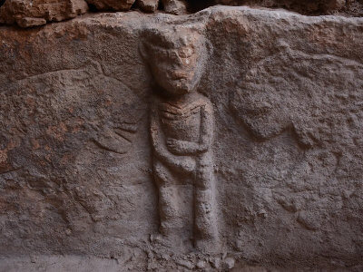 oldest narrative scene of man between two leopards